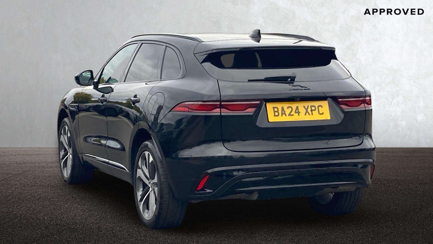 Used Jaguar F-Pace 2024 for sale - 76459875: Photo 2