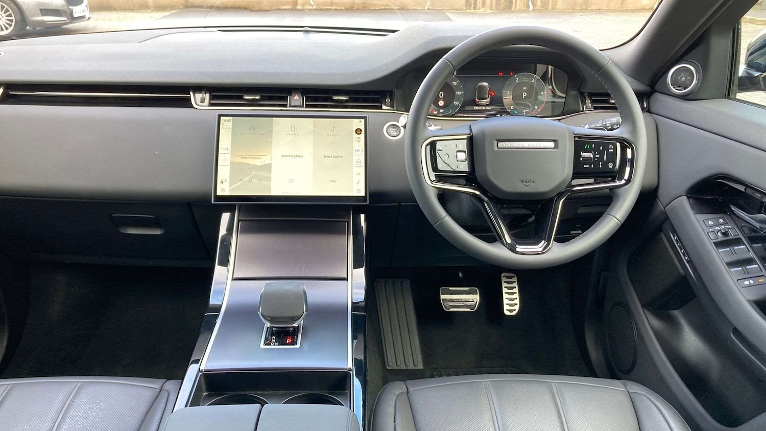 Used Land Rover Range Rover Evoque 2025 for sale - 76460024: Photo 33