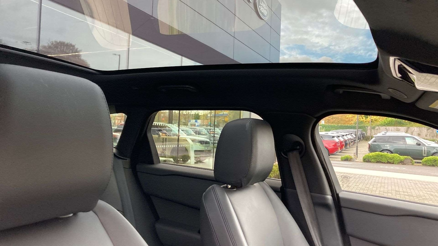 Used Land Rover Range Rover Velar 2023 for sale - 76460379: Photo 21