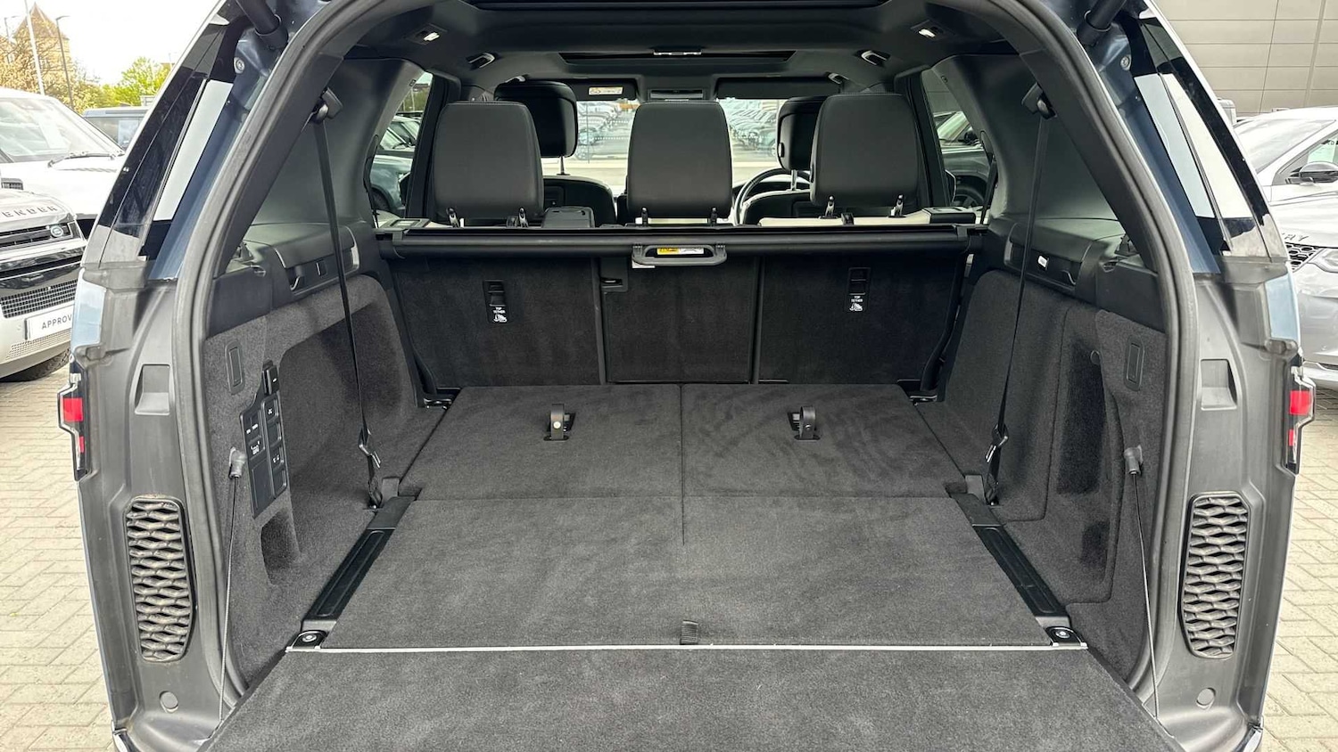 Used Land Rover Discovery 2022 for sale - 76459827: Photo 10