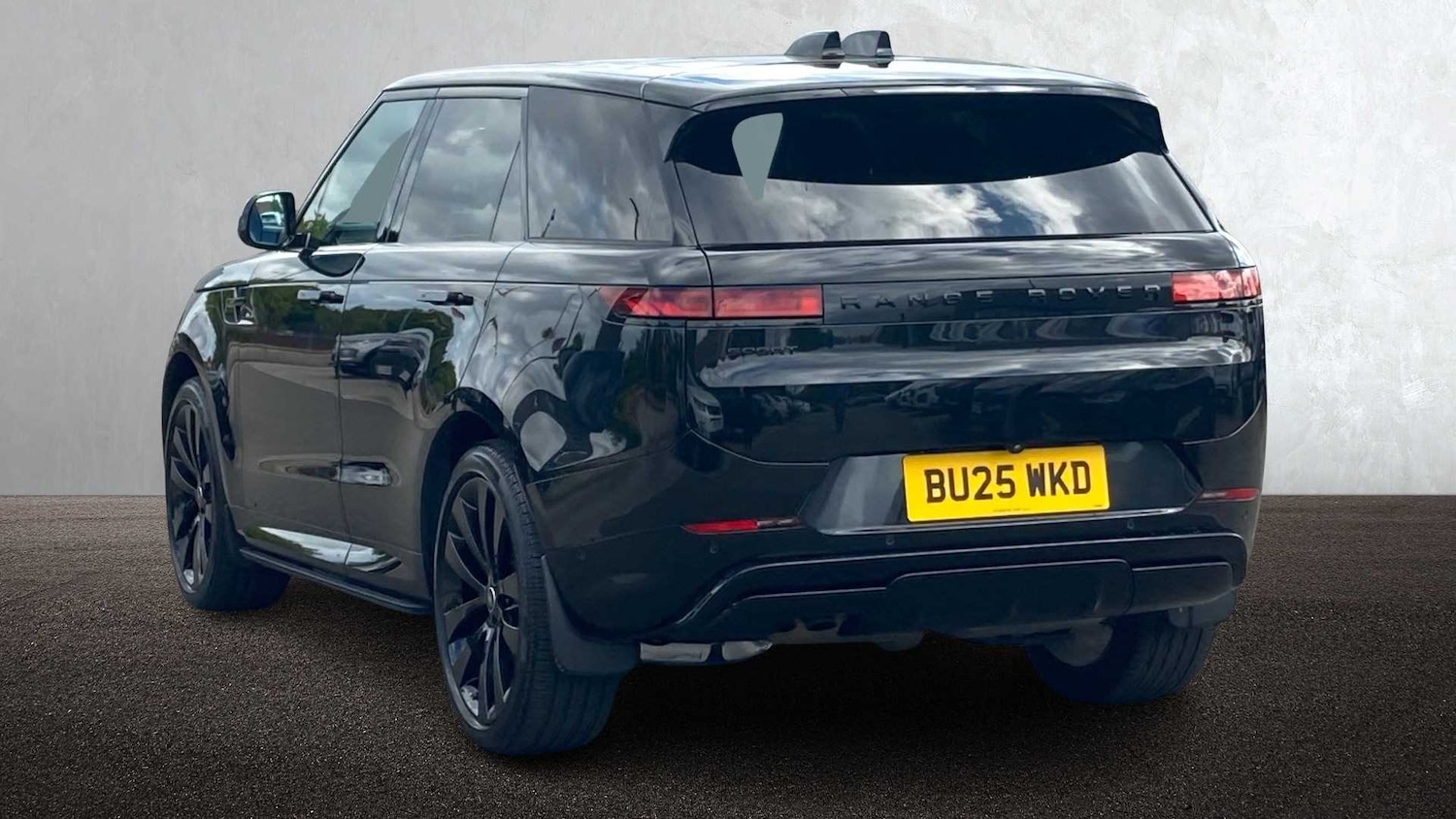 Used Land Rover Range Rover Sport 2025 for sale - 76460422: Photo 2