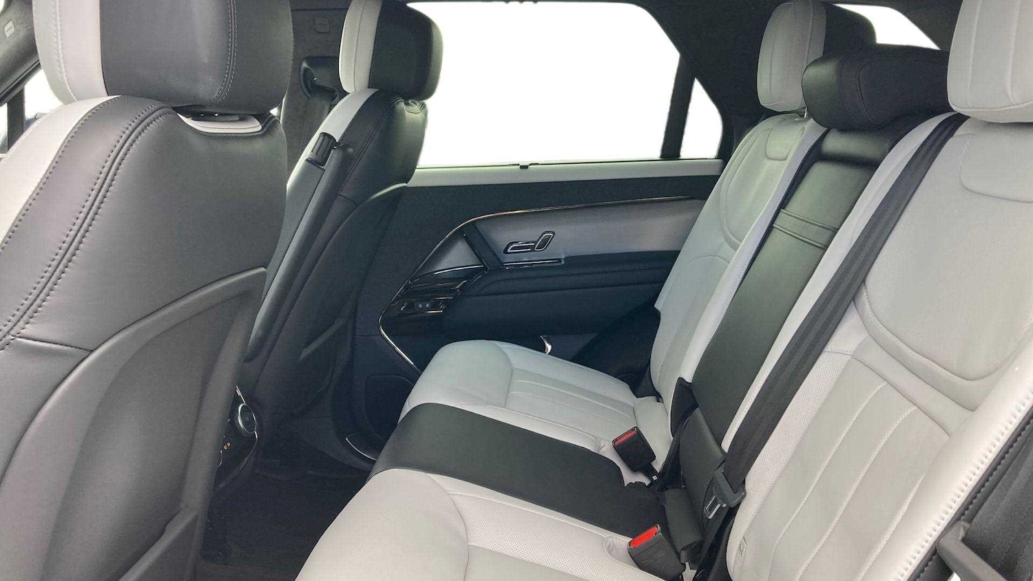 Used Land Rover Range Rover Sport 2025 for sale - 76460422: Photo 4