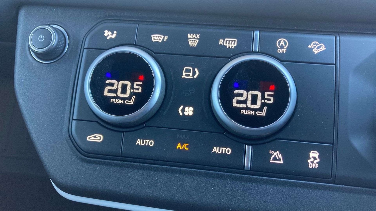 Used Land Rover Defender 90 2025 for sale - 76943476: Photo 22