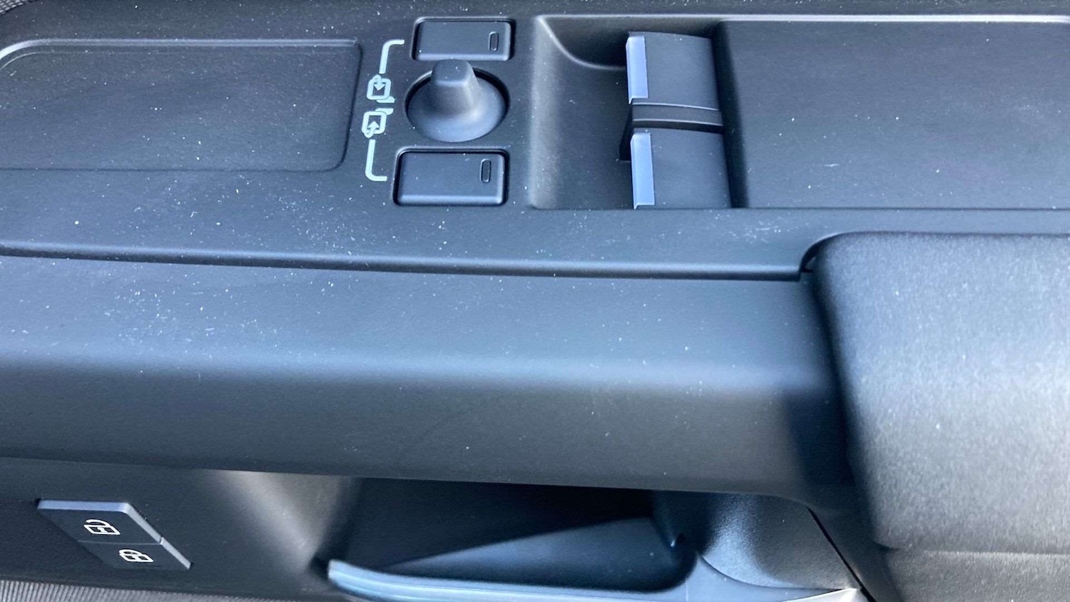 Used Land Rover Defender 90 2025 for sale - 76943476: Photo 23