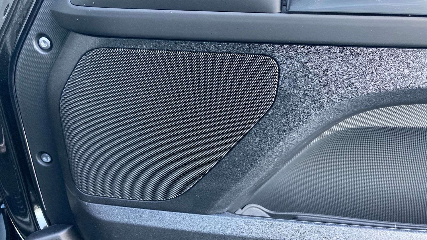 Used Land Rover Defender 90 2025 for sale - 76943476: Photo 24