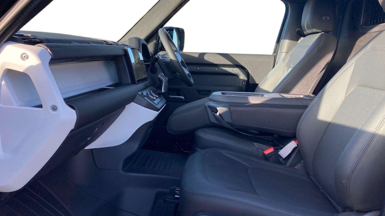 Used Land Rover Defender 2025 for sale - 76943476: Photo 3