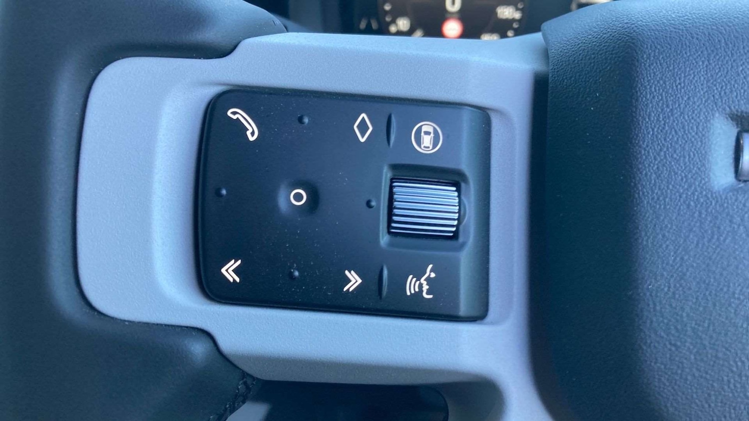 Used Land Rover Defender 90 2025 for sale - 76943476: Photo 31