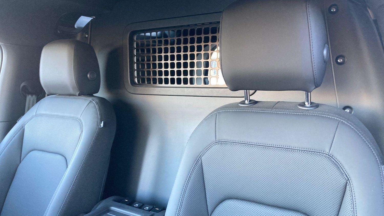 Used Land Rover Defender 2025 for sale - 76943476: Photo 4