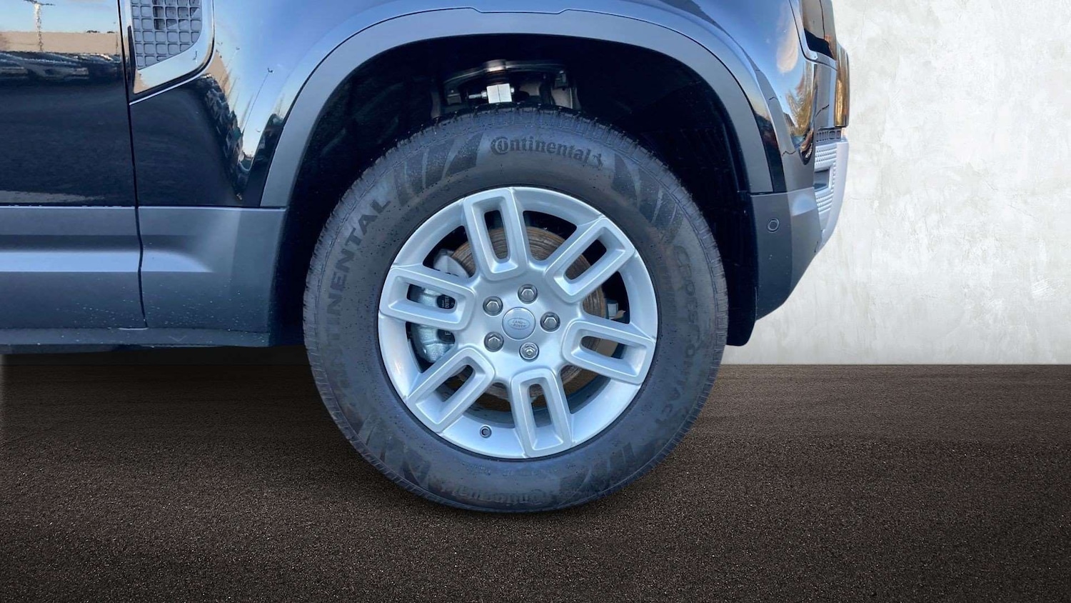 Used Land Rover Defender 2025 for sale - 76943476: Photo 8