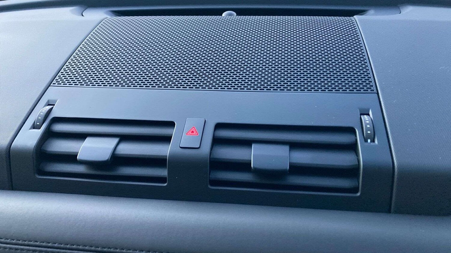 Used Land Rover Defender 2025 for sale - 77842438: Photo 23