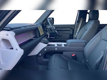 Used Land Rover Defender 2025 for sale - 77842438: Photo