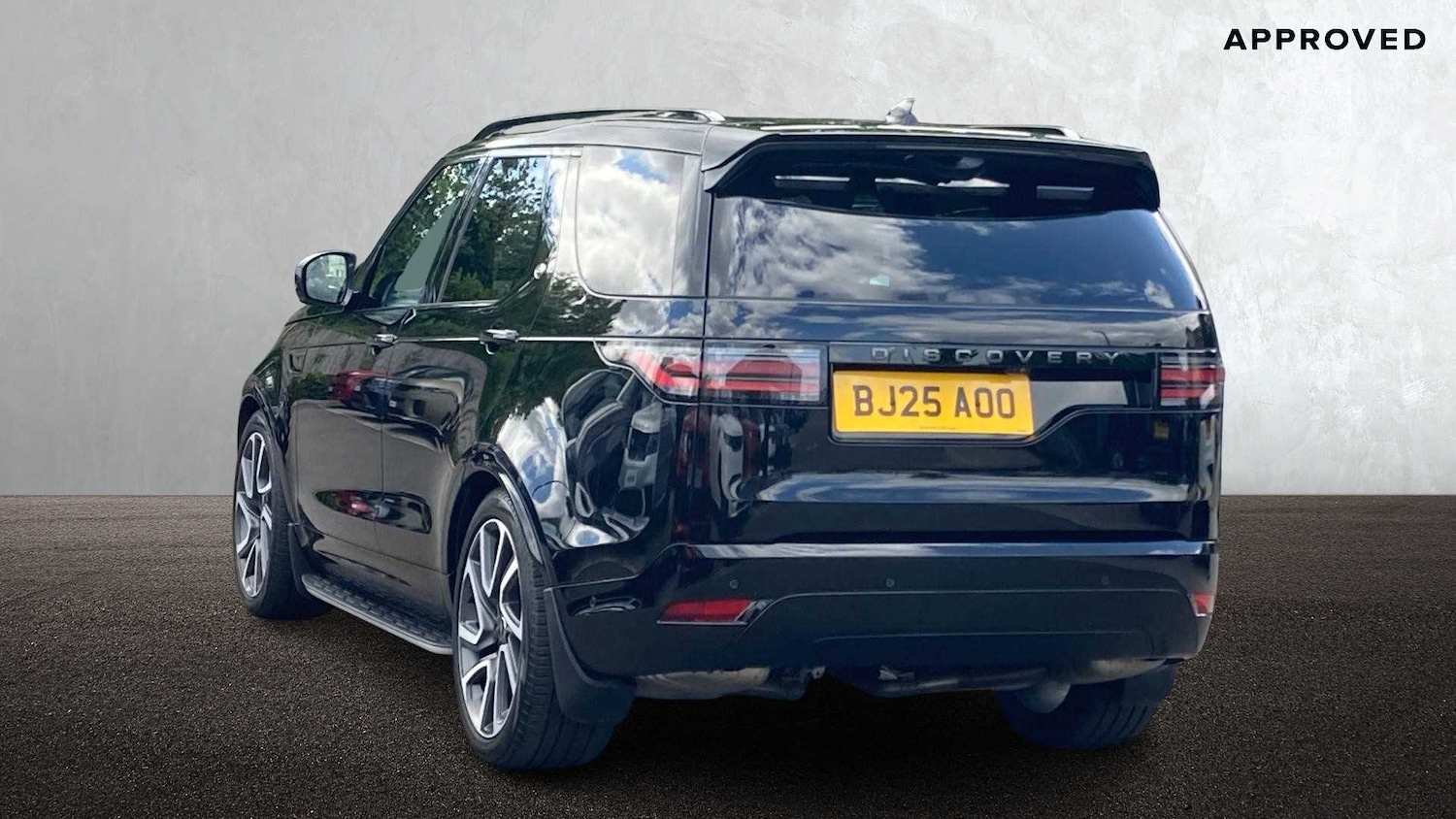 Used Land Rover Discovery 2025 for sale - 76460186: Photo 2