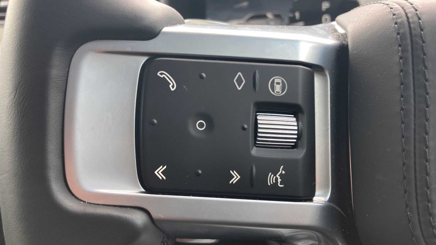 Used Land Rover Discovery 2025 for sale - 76460186: Photo 32