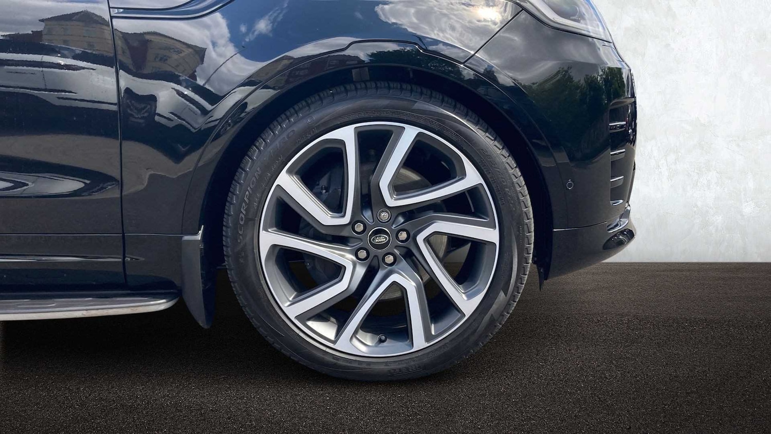 Used Land Rover Discovery 2025 for sale - 76460186: Photo 8