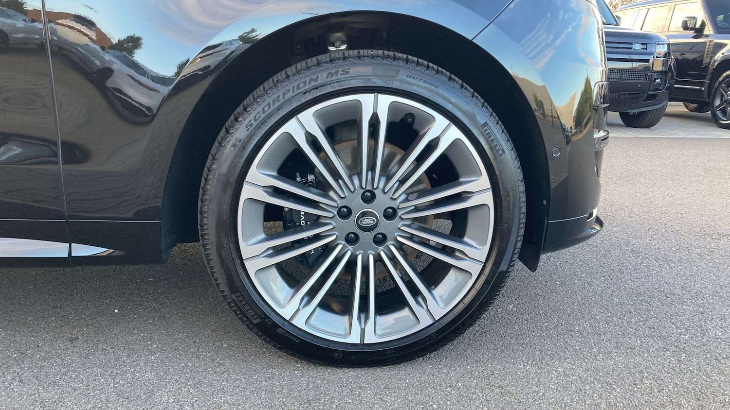 Used Land Rover Range Rover Sport 2024 for sale - 76460450: Photo 8