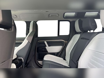 Used Land Rover Defender 2025 for sale - 76540728: Photo