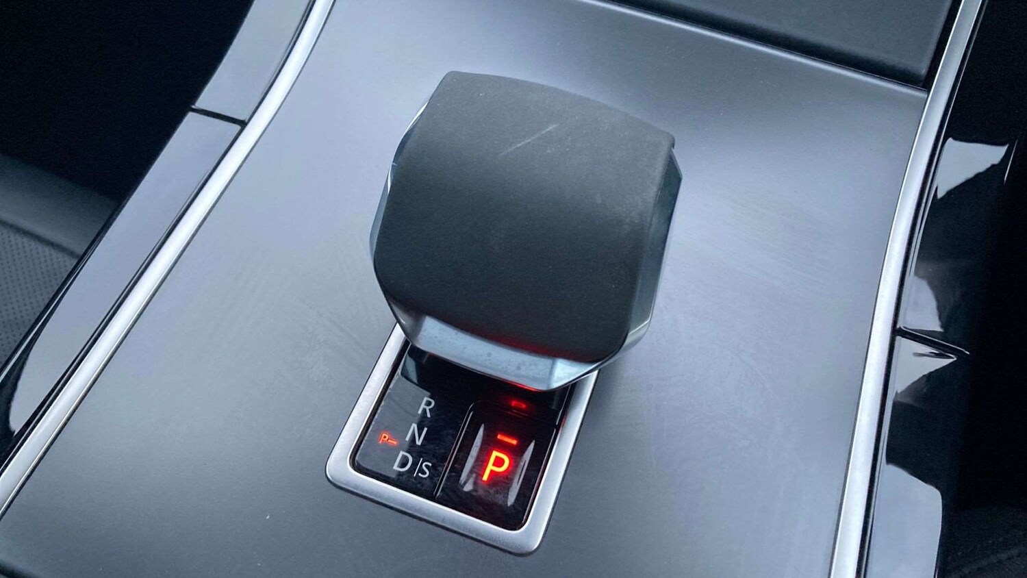 Used Land Rover Range Rover Velar 2023 for sale - 77083159: Photo 13