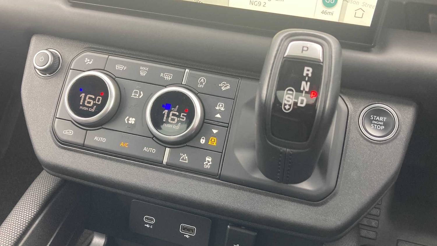 Used Land Rover Defender 2021 for sale - 76460492: Photo 13