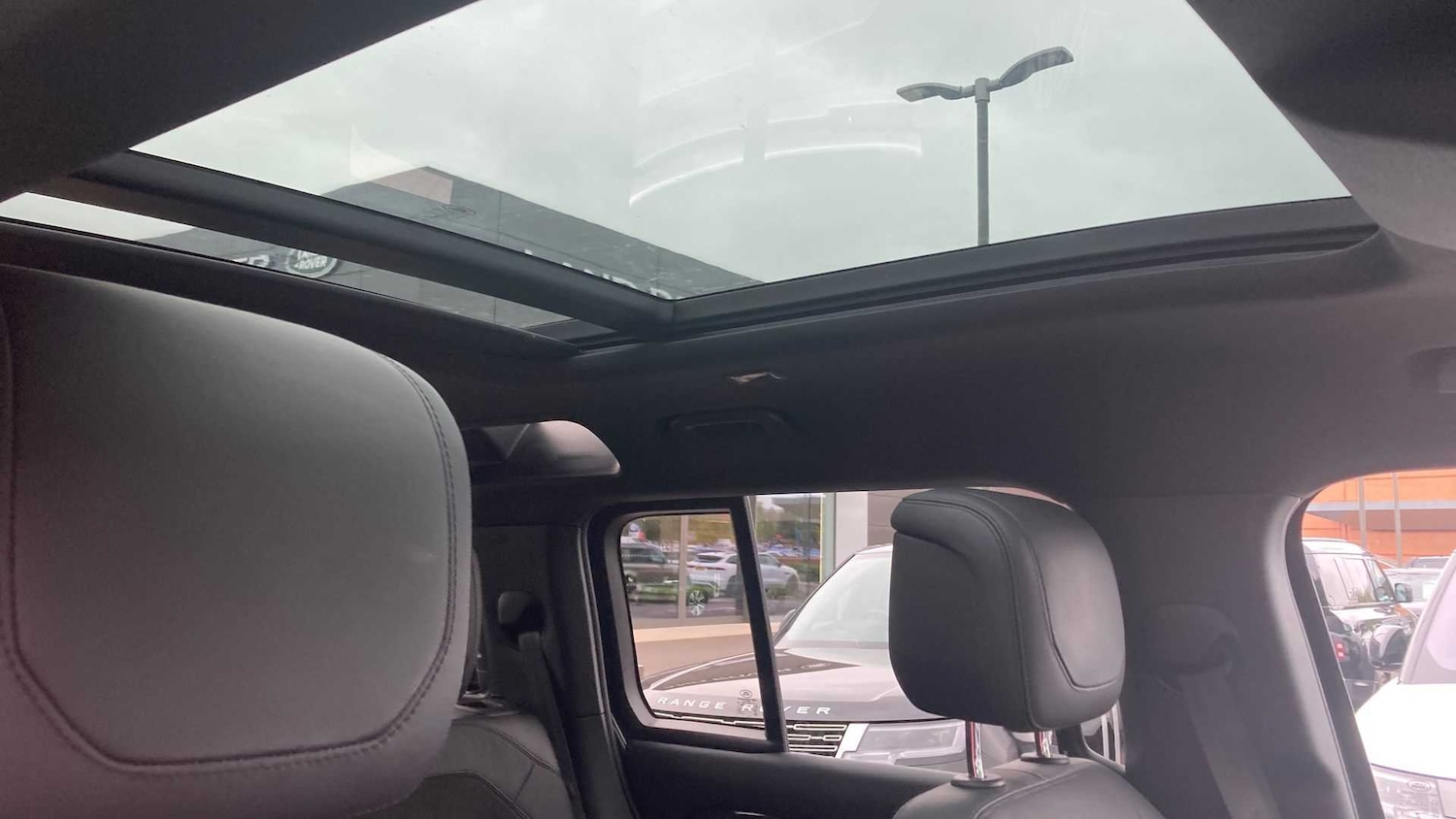 Used Land Rover Defender 2021 for sale - 76460492: Photo 21