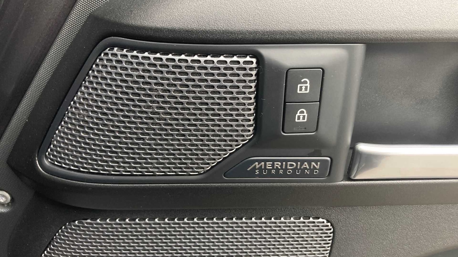 Used Land Rover Defender 2021 for sale - 76460492: Photo 25