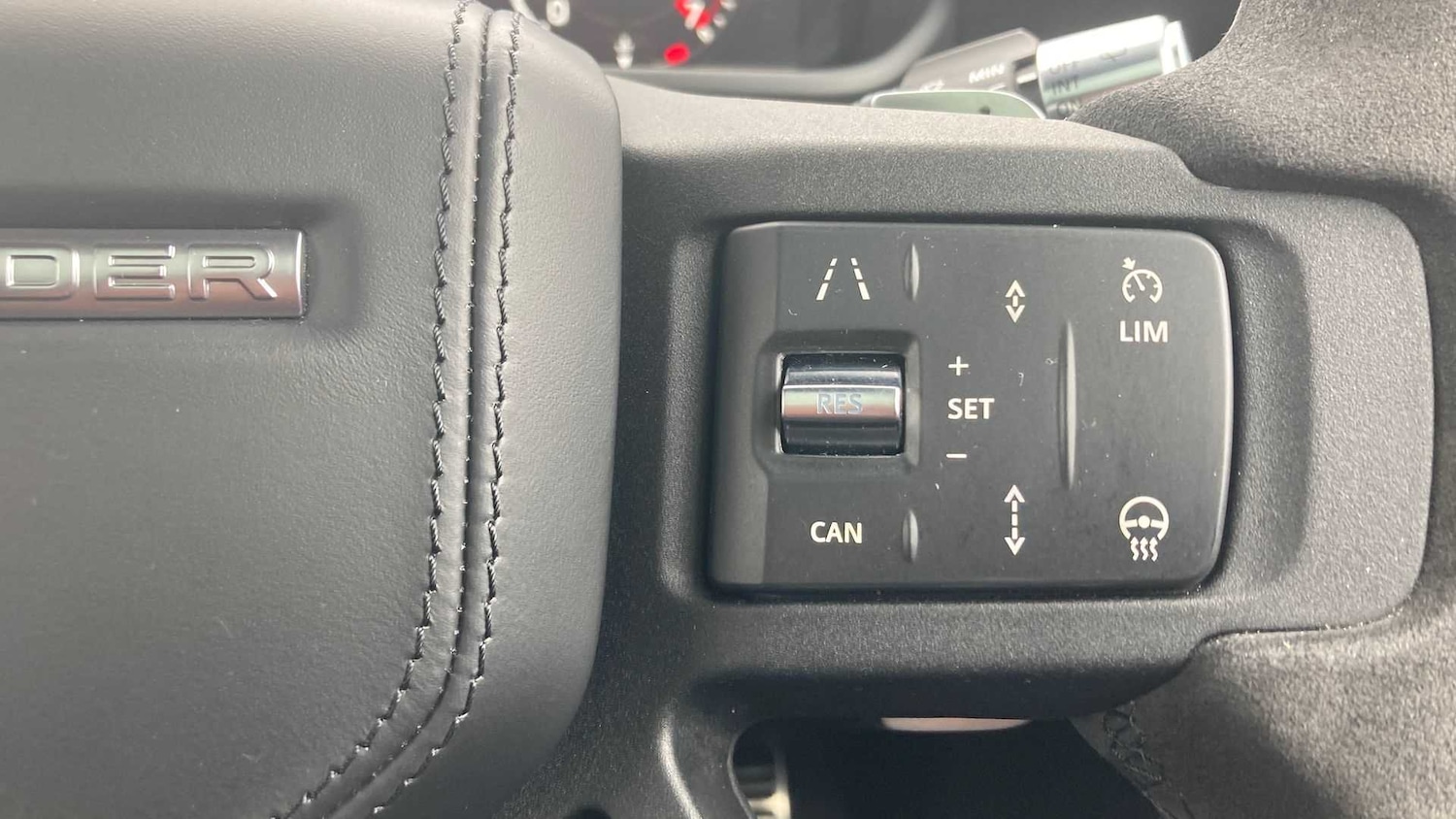 Used Land Rover Defender 2021 for sale - 76460492: Photo 32