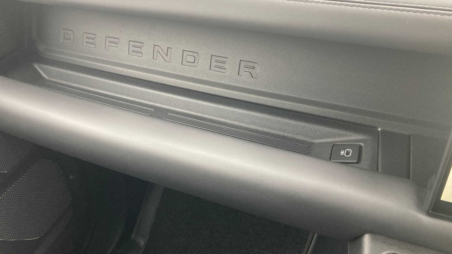 Used Land Rover Defender 2021 for sale - 76460492: Photo 35