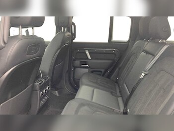 Used Land Rover Defender 2021 for sale - 76460492: Photo