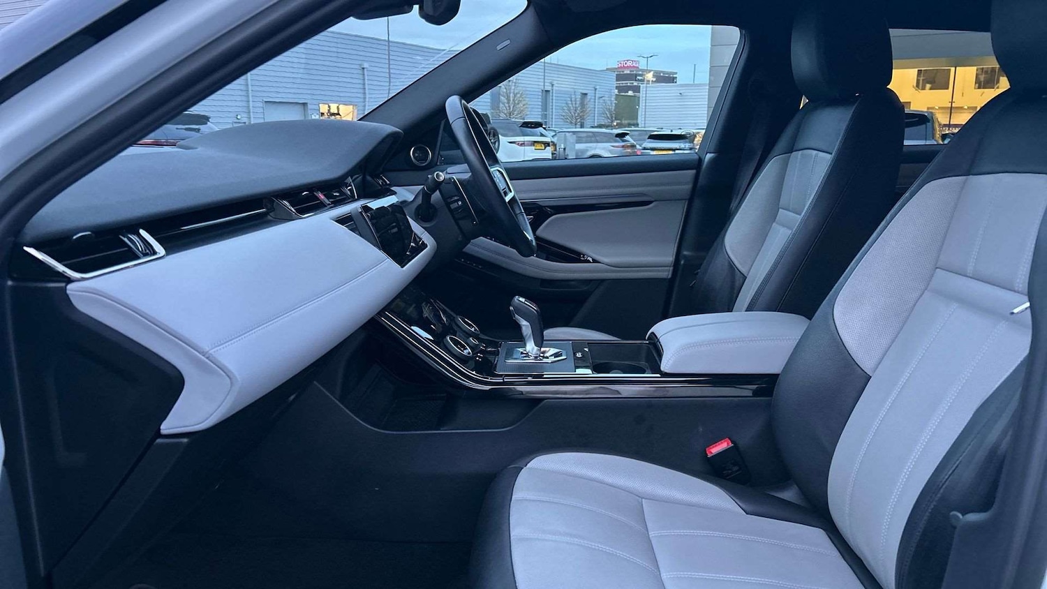 Used Land Rover Range Rover Evoque 2022 for sale - 77361257: Photo 3