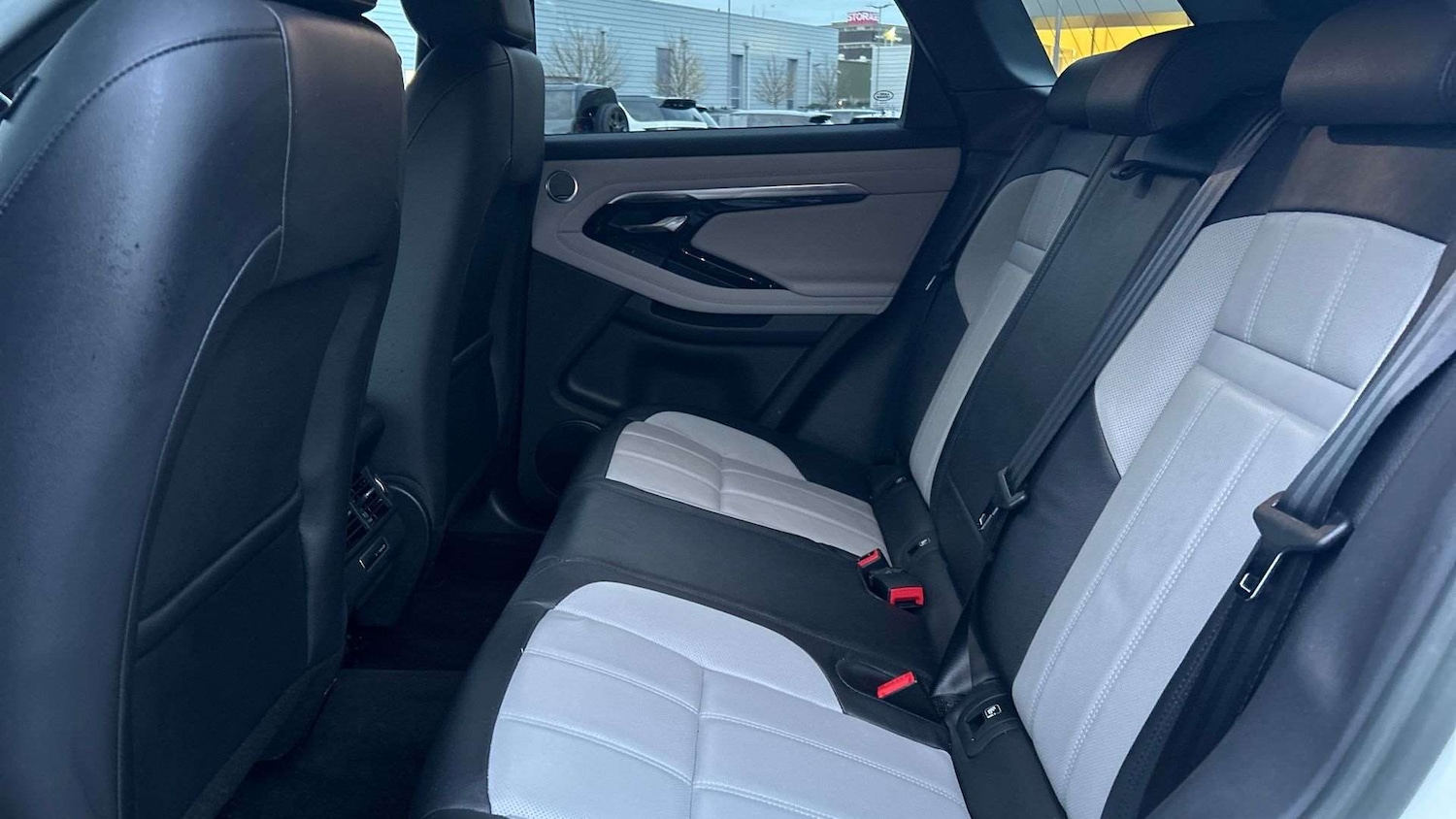 Used Land Rover Range Rover Evoque 2022 for sale - 77361257: Photo 4