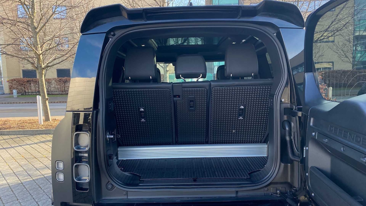 Used Land Rover Defender 2023 for sale - 76460211: Photo 10