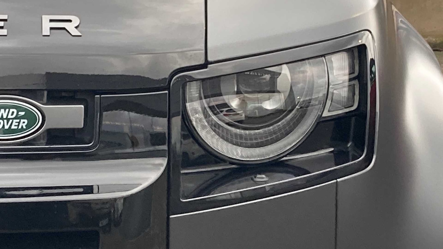 Used Land Rover Defender 2023 for sale - 76460211: Photo 27