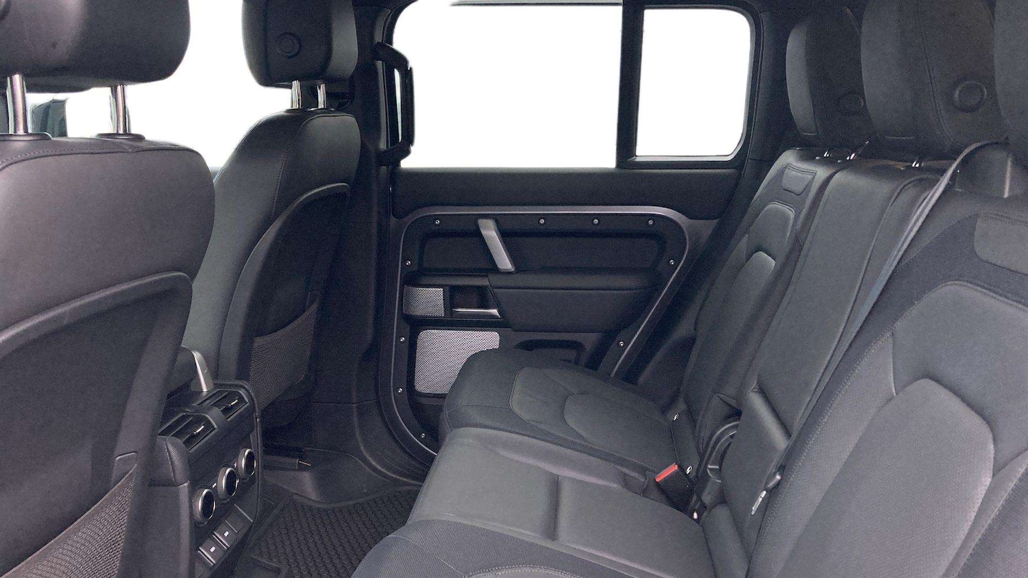 Used Land Rover Defender 2025 for sale - 76460591: Photo 4