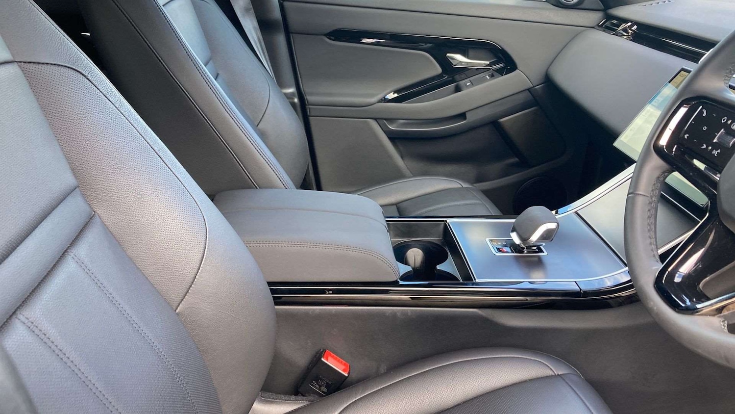 Used Land Rover Range Rover Evoque 2025 for sale - 76460548: Photo 34