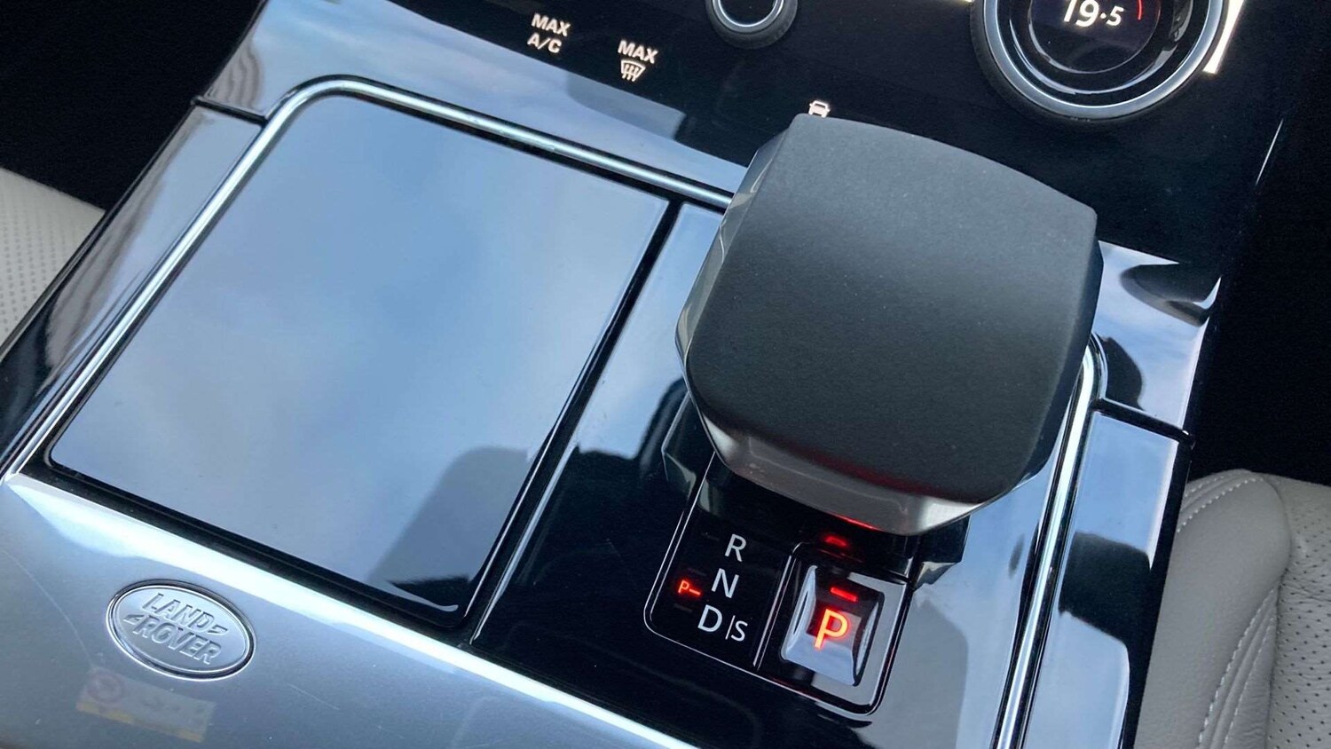 Used Land Rover Range Rover Velar 2023 for sale - 77842507: Photo 13