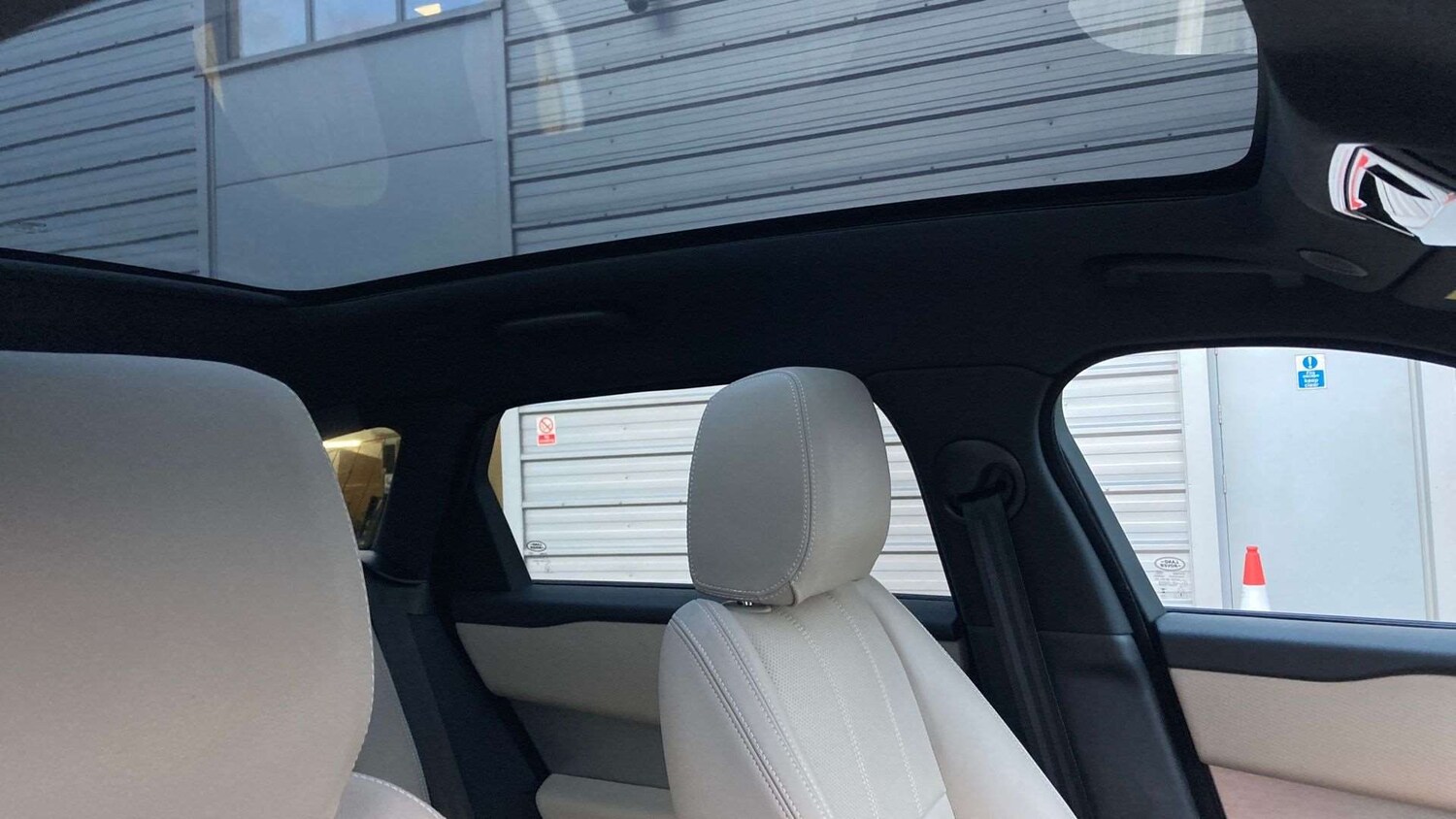 Used Land Rover Range Rover Velar 2023 for sale - 77842507: Photo 21