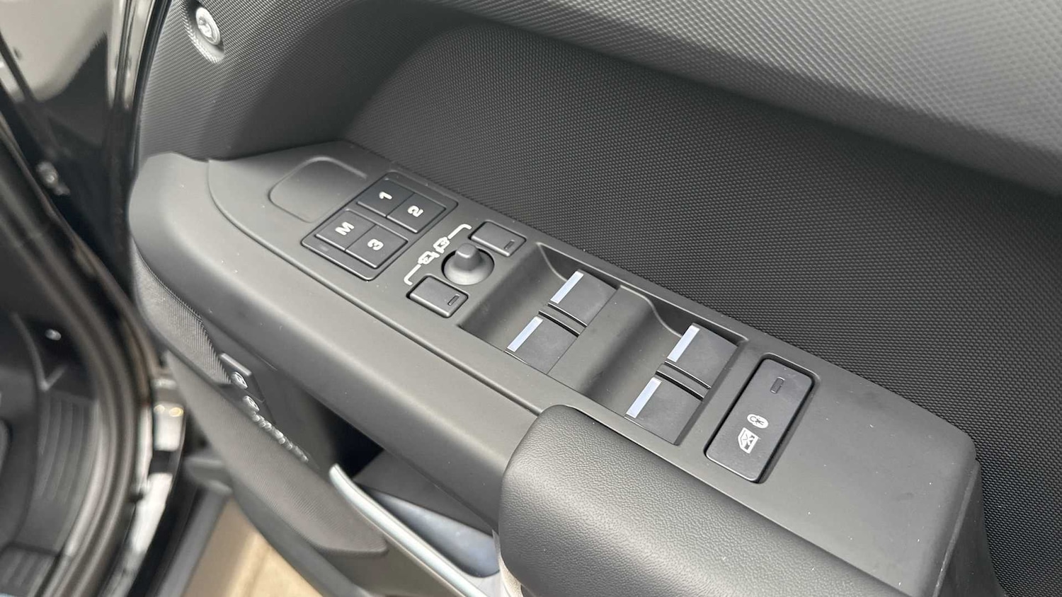 Used Land Rover Defender 2025 for sale - 77112263: Photo 25