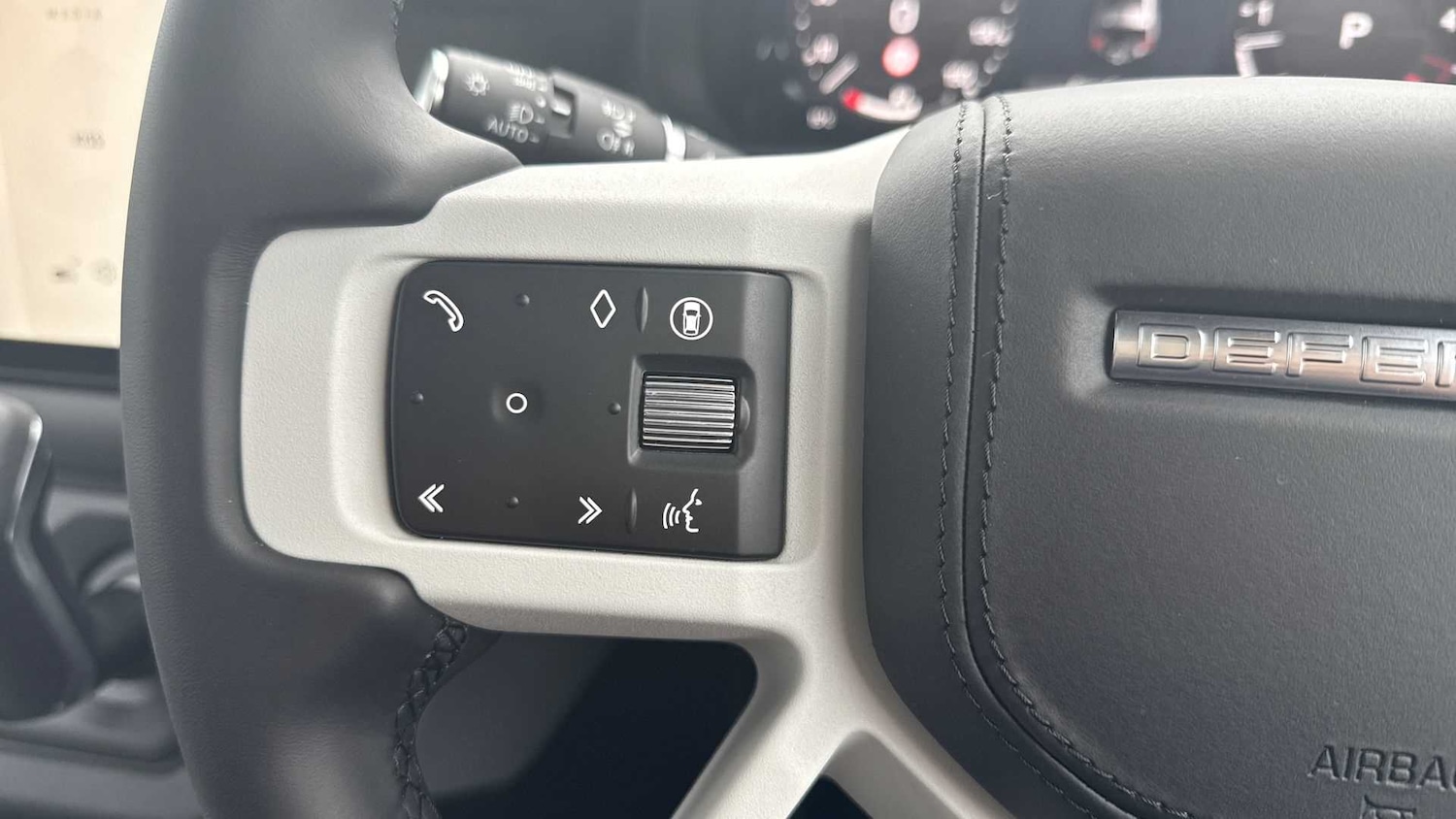 Used Land Rover Defender 2025 for sale - 77112263: Photo 27