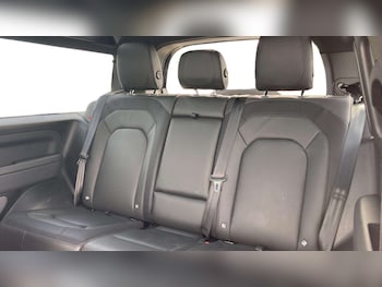 Used Land Rover Defender 2024 for sale - 78666670: Photo