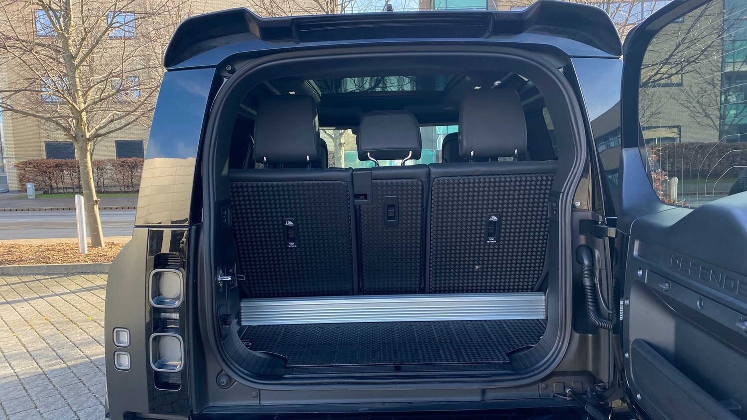 Used Land Rover Defender 2023 for sale - 77553112: Photo 10