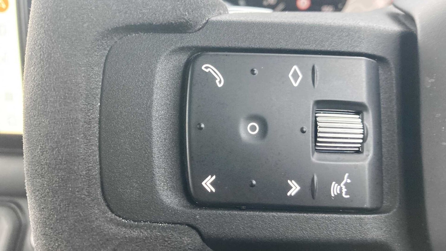 Used Land Rover Defender 2023 for sale - 77553112: Photo 35