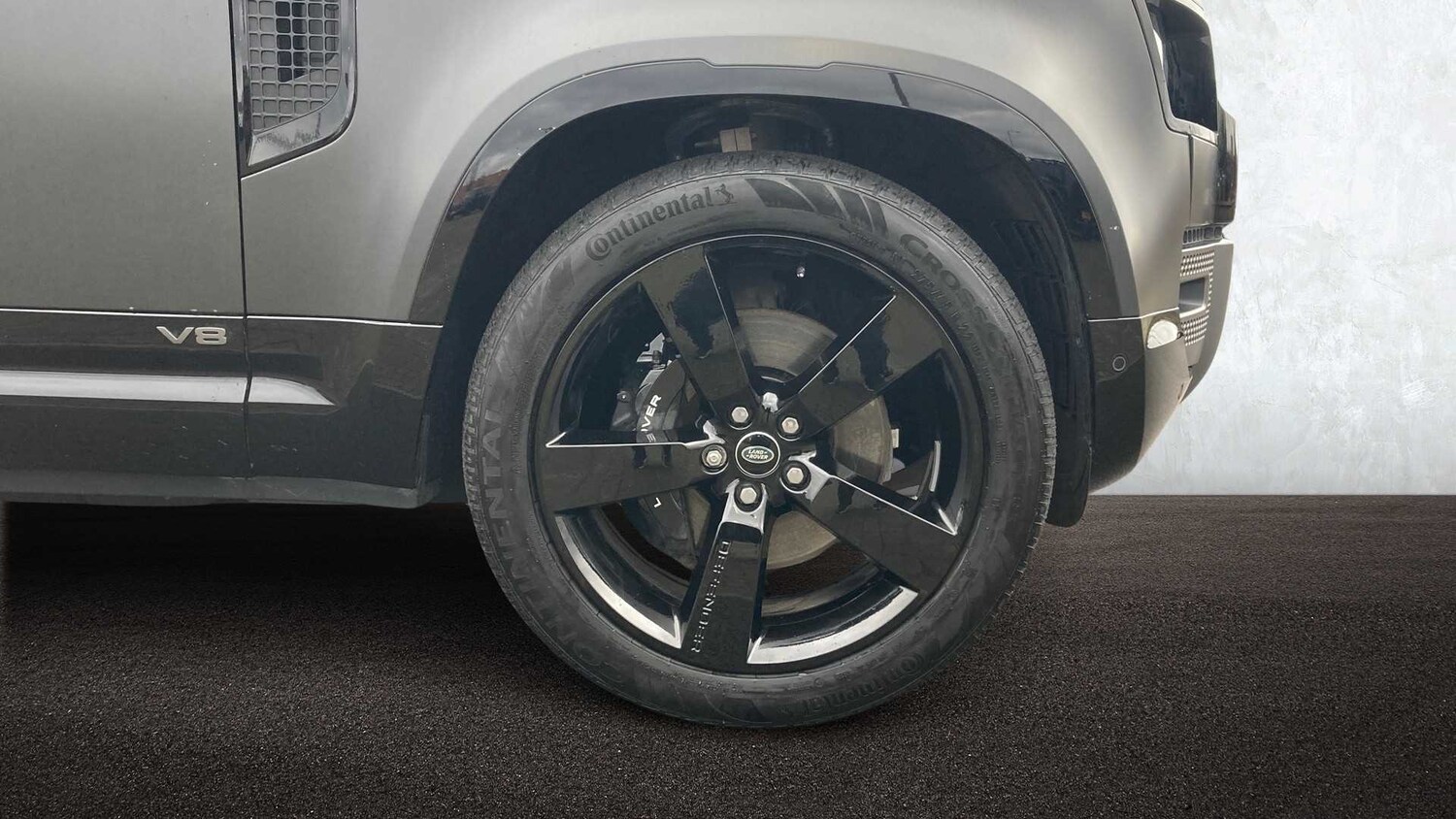 Used Land Rover Defender 2023 for sale - 77553112: Photo 8