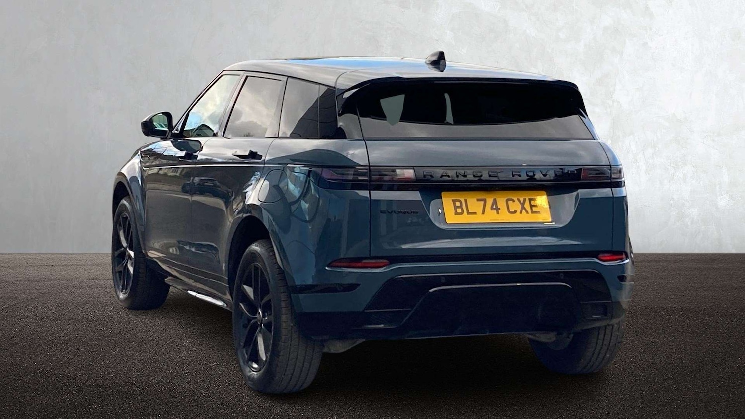 Used Land Rover Range Rover Evoque 2024 for sale - 76916069: Photo 2