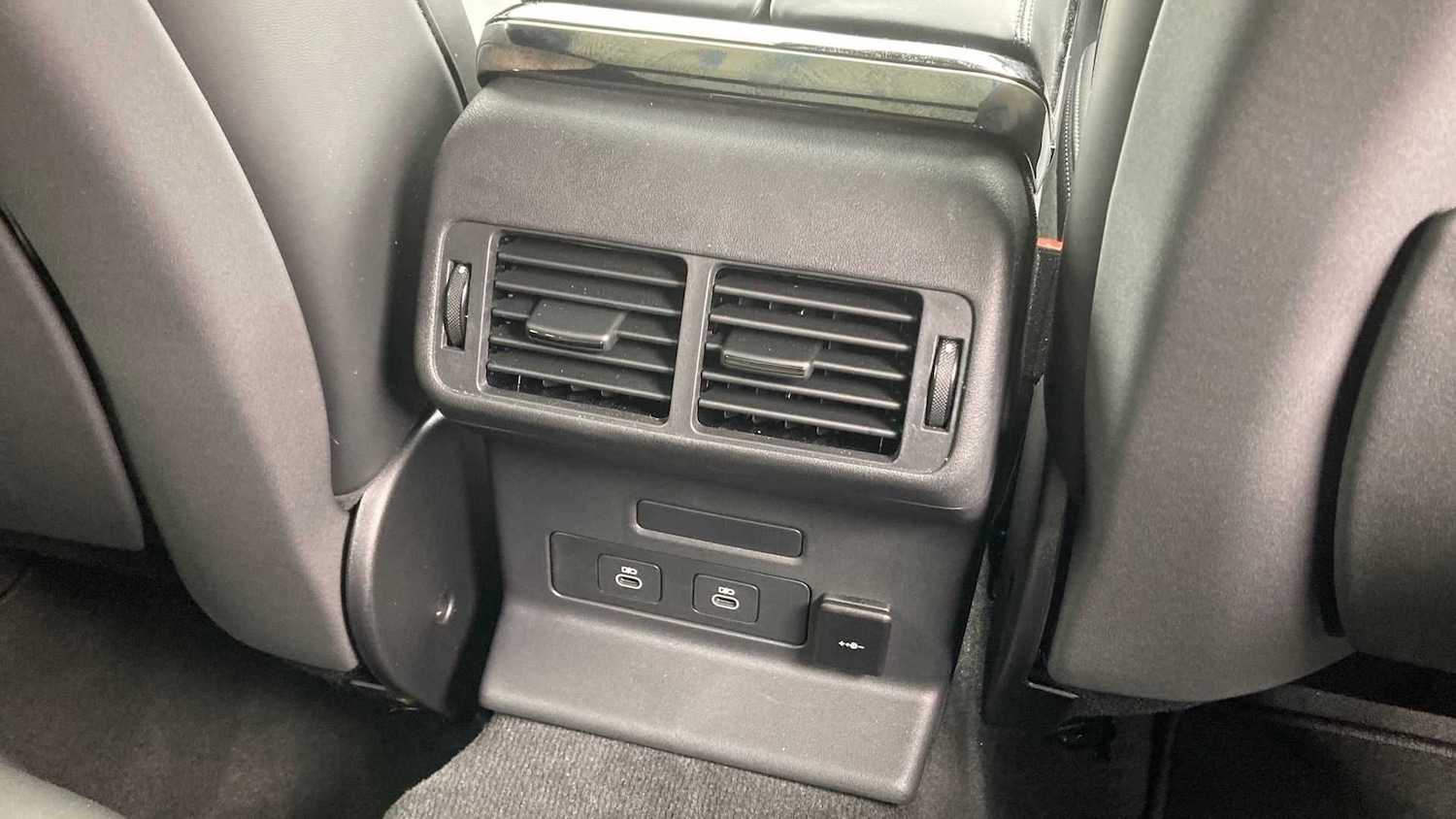 Used Land Rover Range Rover Velar 2025 for sale - 76460534: Photo 18