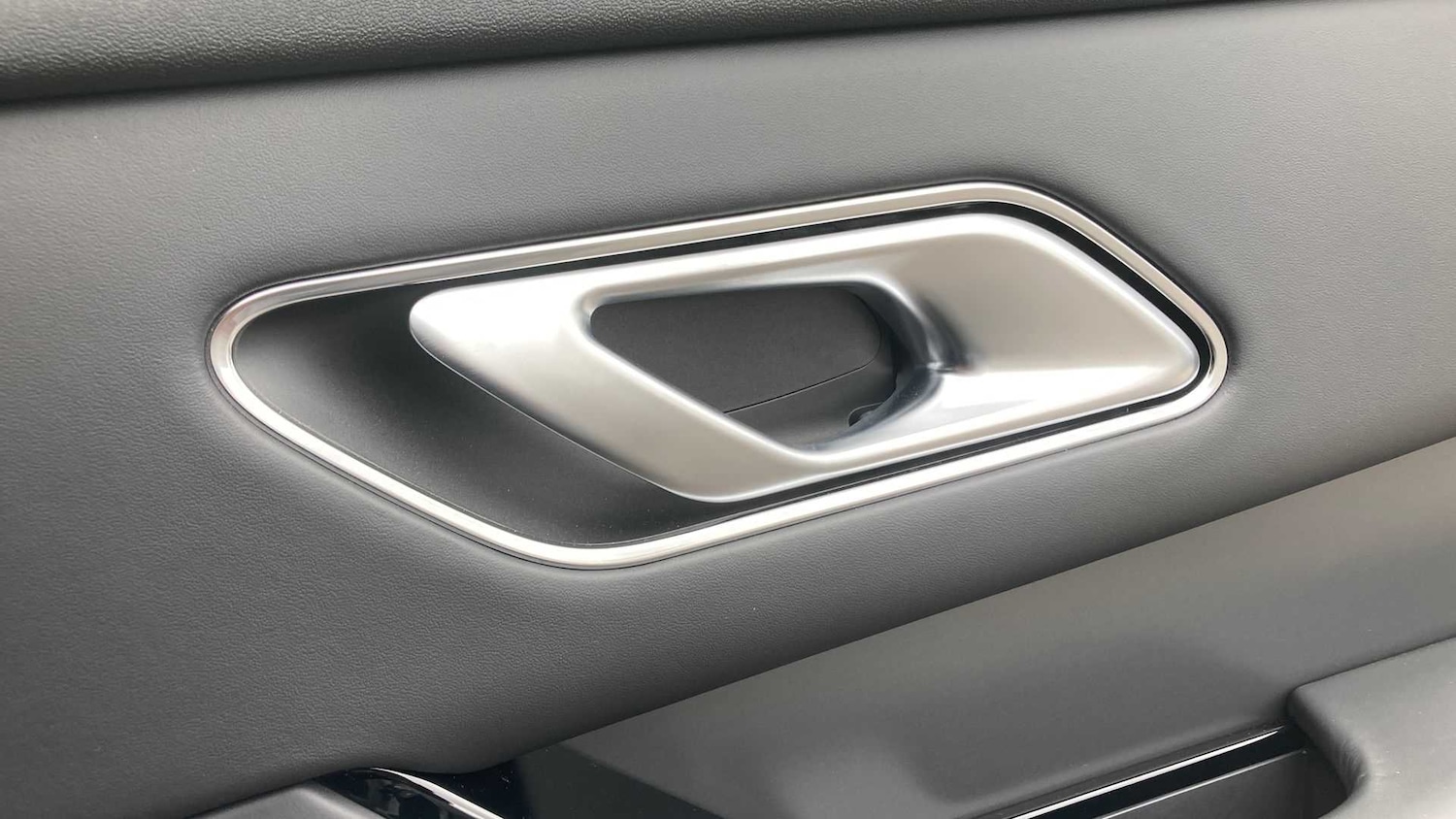 Used Land Rover Range Rover Velar 2025 for sale - 76460534: Photo 25