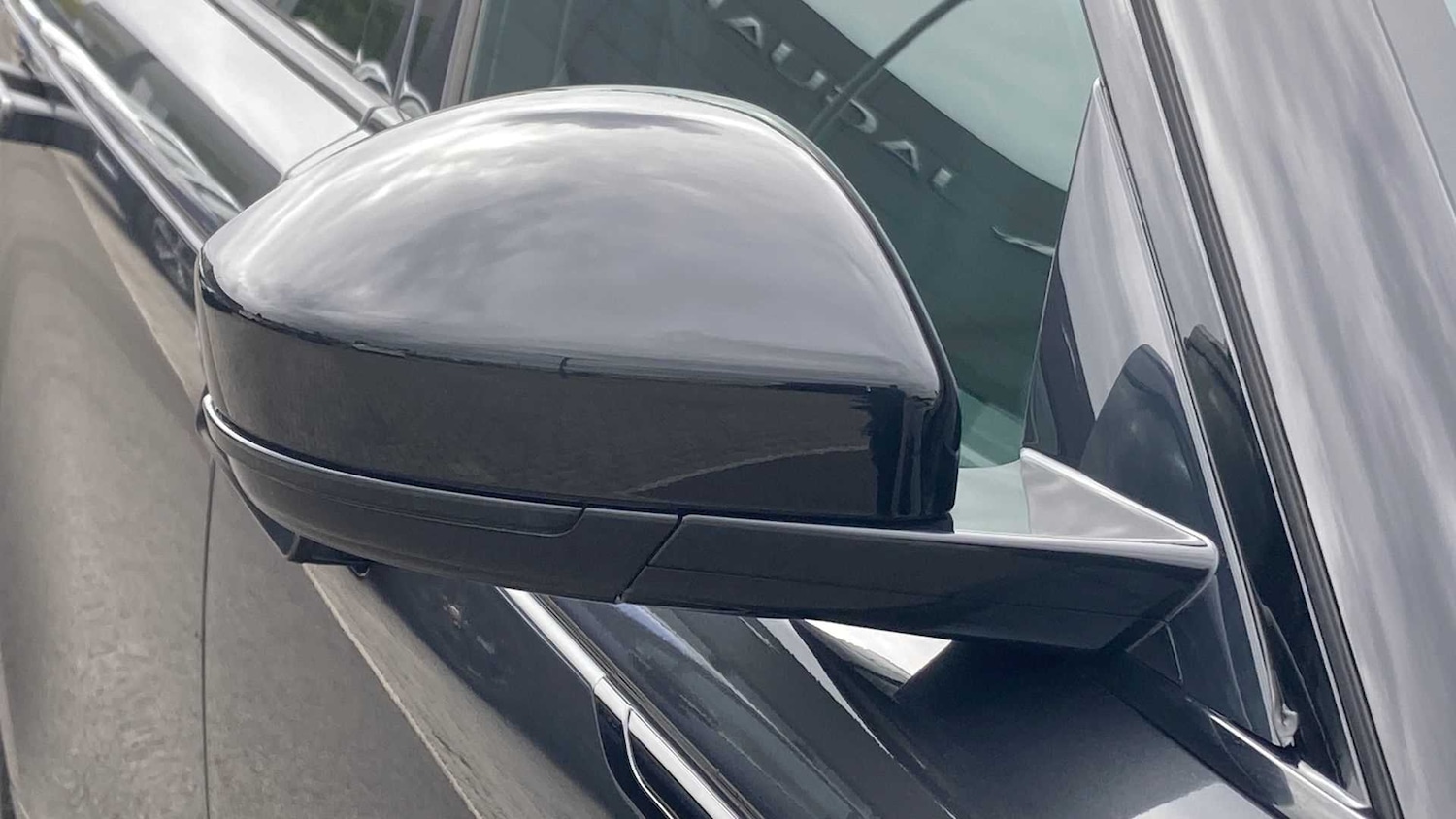 Used Land Rover Range Rover Velar 2025 for sale - 76460534: Photo 30