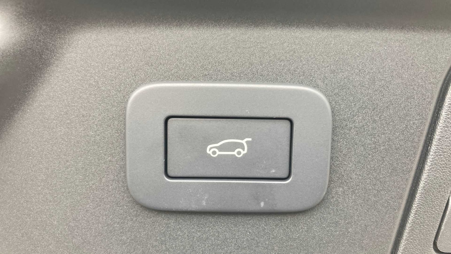 Used Land Rover Range Rover Velar 2025 for sale - 76460534: Photo 32