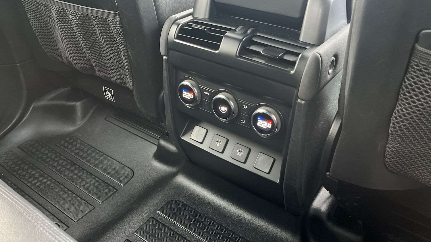 Used Land Rover Defender 2022 for sale - 76460604: Photo 18