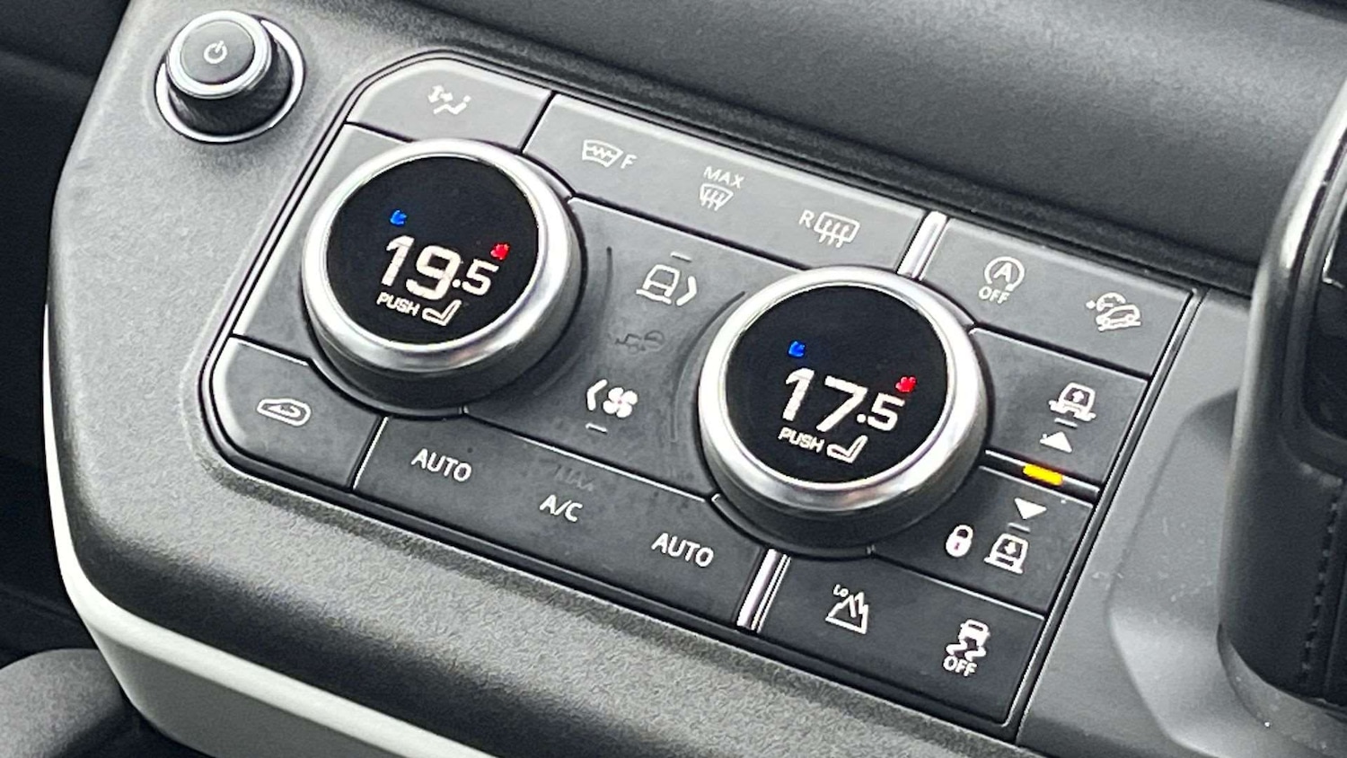 Used Land Rover Defender 2022 for sale - 76460604: Photo 22