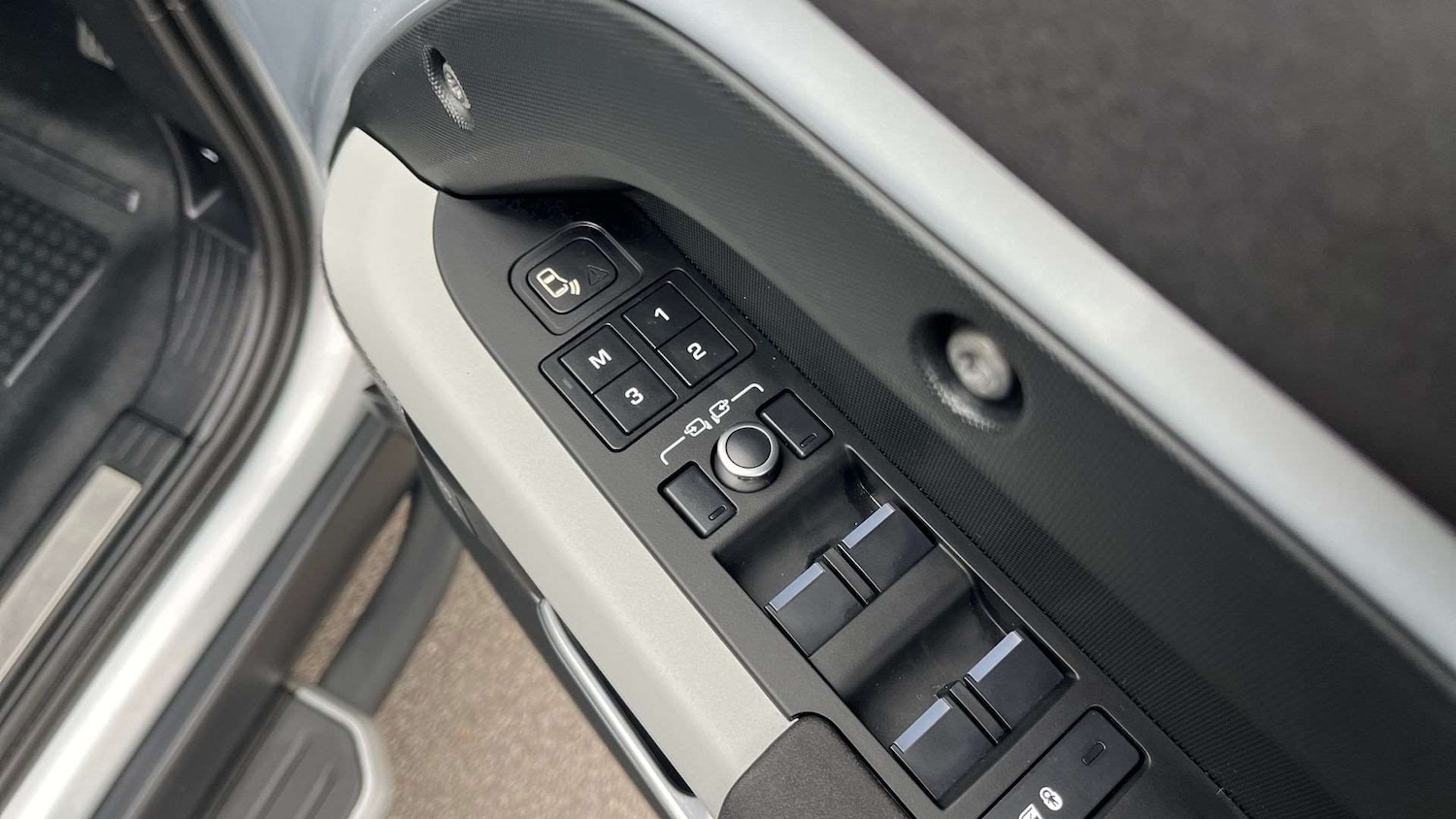 Used Land Rover Defender 2022 for sale - 76460604: Photo 25