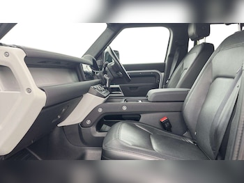 Used Land Rover Defender 2022 for sale - 76460604: Photo